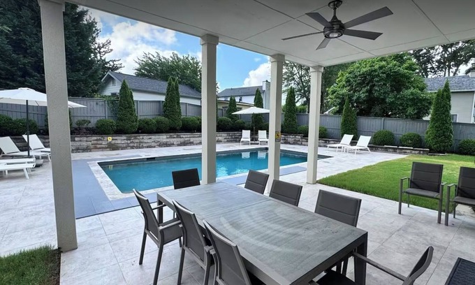Marietta House | Spacious 5-bedroom house w Saltwater pool close to Braves, PG baseball, Roswell