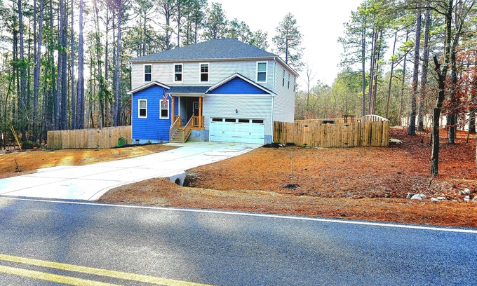 West End House | Spacious 5-bedroom house in peaceful West End. 8 minutes to PINEHURST #2!!!