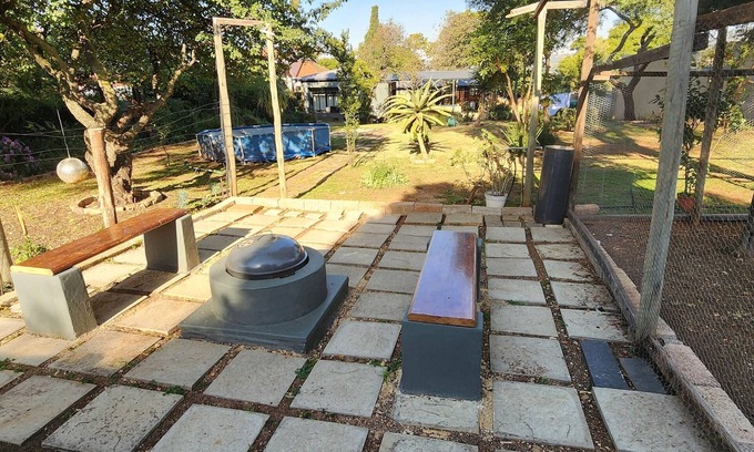Greater Johannesburg Metropolitan Area House | Spacious 5-bedroom house in the Heart of Linden with Inverter
