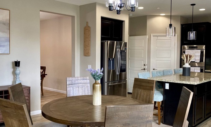 Menifee House | Spacious 5-bedroom house in enchanting Menifee with fitness room