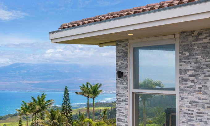 Wailuku House | Spacious 5-bedroom house with 360 view in serene Wailuku