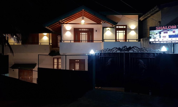 Gomagoda Villa | Spacious 5-bedroom villa in lovely Nattarampota, Kandywith WiFi, AC