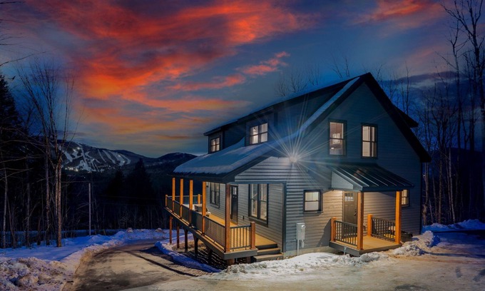 Sunday River Area House | Spacious 5BR Cabin Getaway for Groups