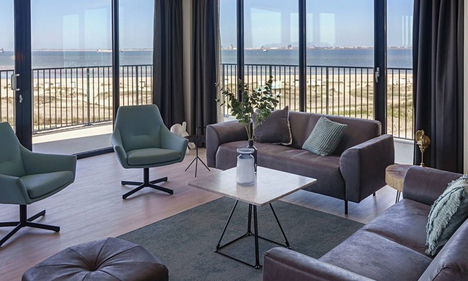 Breskens Apartment | Spacious 6-person apartment