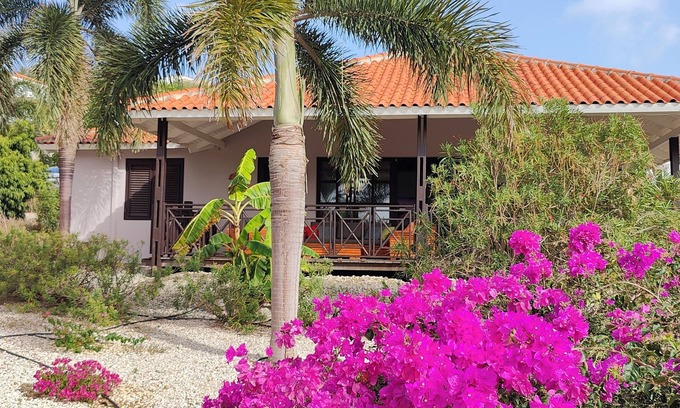 Sint Michiel Villa | Spacious 6 person Blue Bay villa, 200m from the most beautiful beach in Curacao