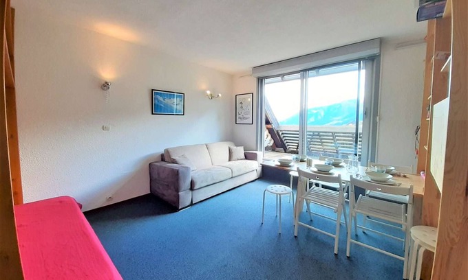 Piau Engaly Apartment | Spacious 6-Person Studio with Bunk Beds and Ski Locker, Dishwasher, and Fondue Set