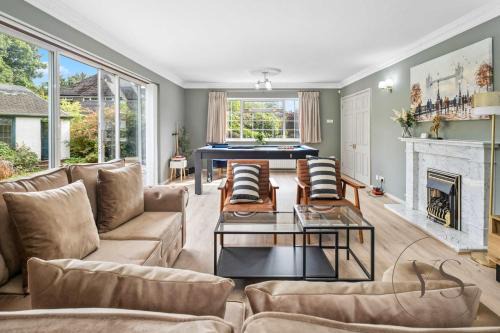 Sutton Coldfield House | Spacious 6BR Villa Sleeps 12 with Stunning Garden Free Parking