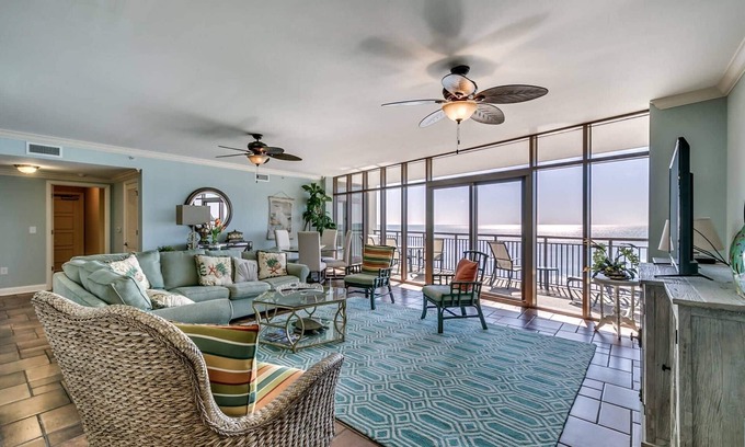 Windy Hill Condo | Spacious 6th Floor Oceanfront Condo at North Beach Resort & Villas