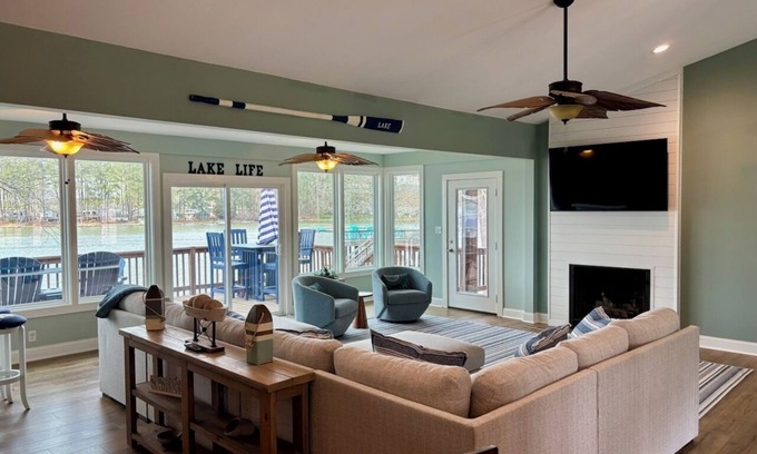 Henrico House | Spacious 7-bedroom, 5-bath home on 168' of a wide, deep-water cove.