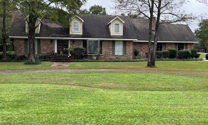 Gulfport House | Spacious 8-bedroom house in charming Gulfport ; it is perfect for large group.