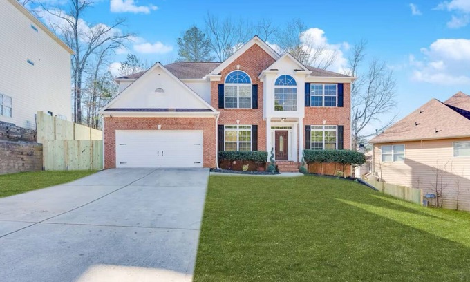 Southwestern House | Spacious 8-bedroom house with WiFi and AC in marvelous Atlanta