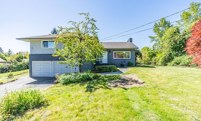 SeaTac House | Spacious 8BR 4BA home, 5-min from SeaTac Int'l