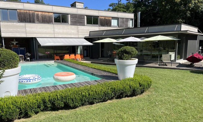 Chatuzange-le-Goubet House | Spacious arched house on 3 hectares