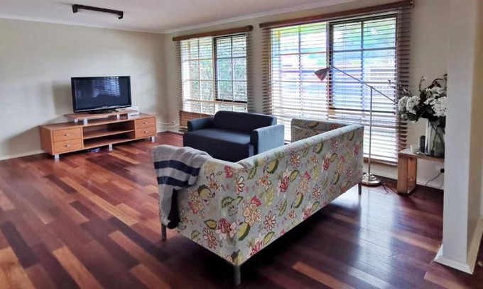 Wantirna South House | Spacious and cozy home next to Glen Waverley