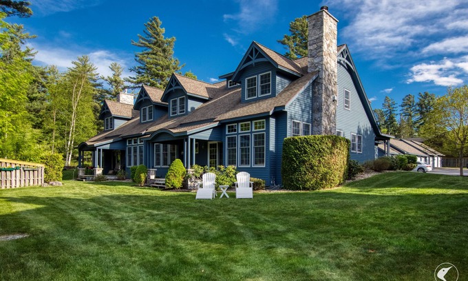 Lake Placid House | Spacious and Elegance Townhome, Walk to Town, Pool, Beach!