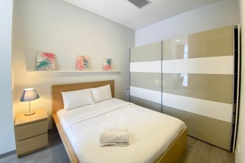 Bendungan Hilir Apartment | Spacious and Elegant 3BR at Sudirman Suites Apartment By Travelio