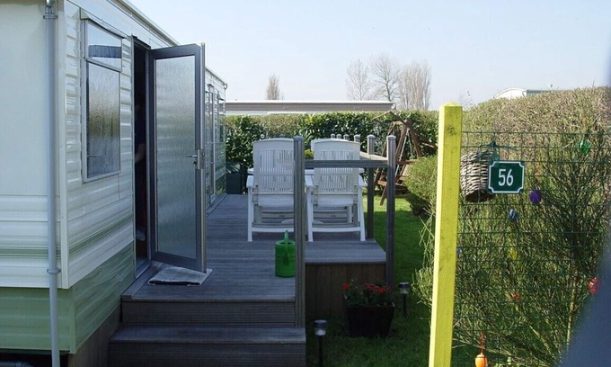 Nieuwvliet House | Spacious and friendly caravan in a quiet location close to the beach