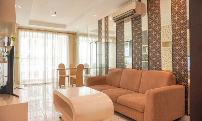 Kelapa Gading Barat Apartment | Spacious And Good 3Br At 18Th Floor French Walk (Moi) Apartment