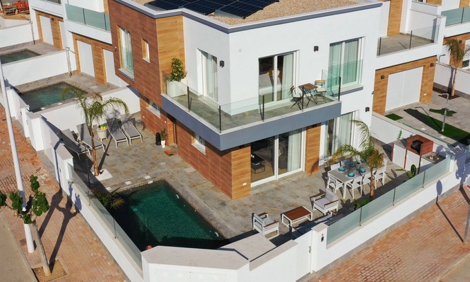 San Pedro del Pinatar Villa | Spacious and modern home with beautiful views, close to beach and amenities