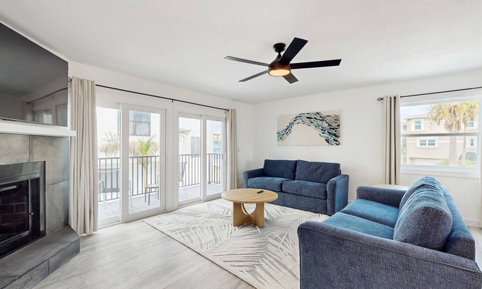 Treasure Island House | Spacious and modern, close to Gulf and beaches, dog friendly, private garage