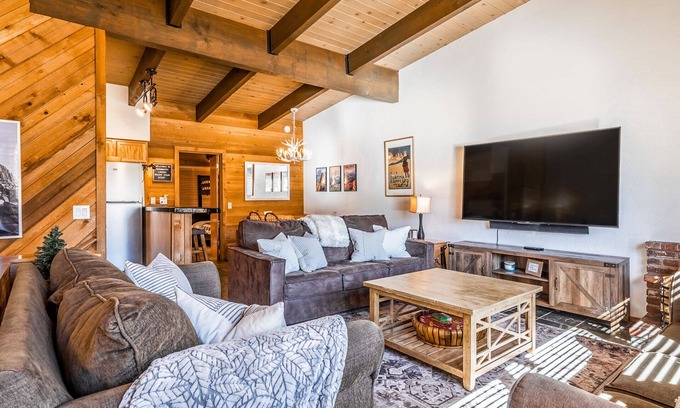 Mammoth Lakes House | Spacious and Pet-Friendly; Sunny 3-bed, 3-bath Chalet Near The Village & Gondola