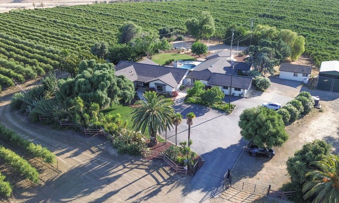 Byron House | SPACIOUS AND PRIVATE 2-ACRE ESTATE SET AMONG AN OLIVE ORCHARD