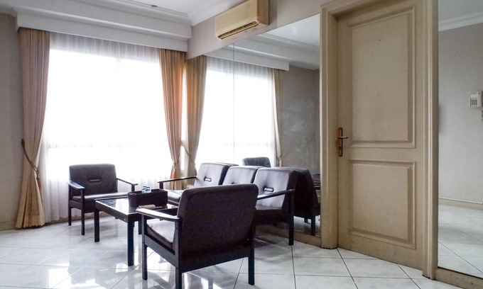 Suko Manunggal Apartment | Spacious And Serene 1Br Apartment At Taman Beverly