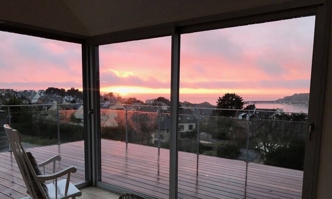 Erquy House | Spacious and warm 4* house, sea view, shops and beaches on foot