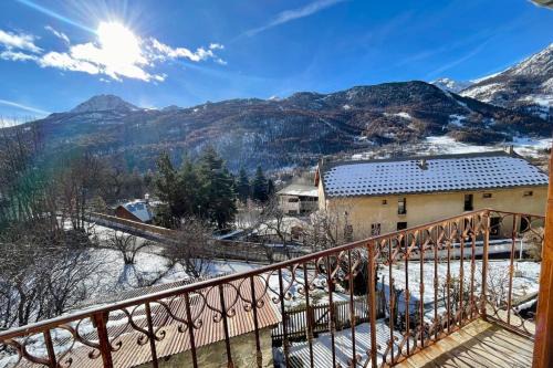 La Salle-les-Alpes Apartment | Spacious apartment in village house