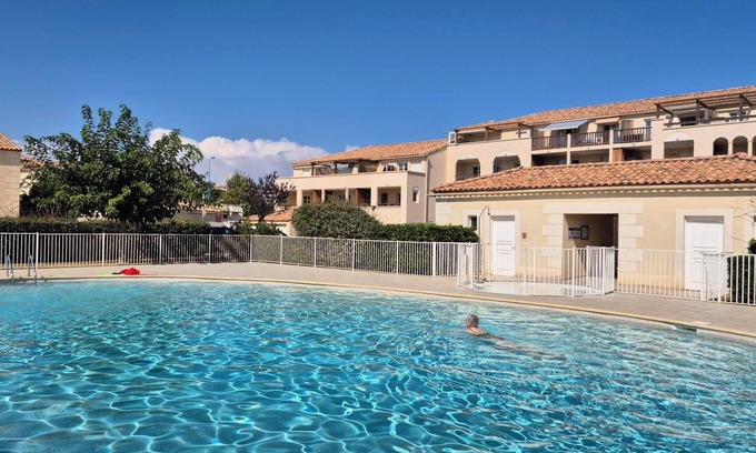 Narbonne-Plage Apartment | Spacious apartment with terrace and pool 5' walk from the beach