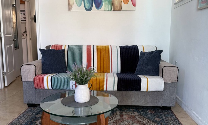 Wilton Manors Apartment | Spacious Apartment and HOT TUB in the heart of WIlton Manors