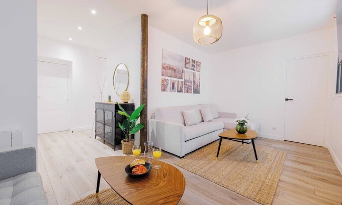 Quartier de Rochechouart Apartment | Spacious apartment - 2BR/6P - Pigalle - SoPi