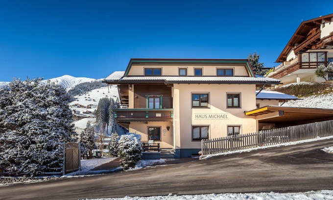 Vorderlanersbach Apartment | Spacious apartment in a sunny, central location