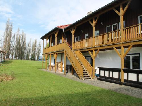 Boddin Apartment | Spacious Apartment in Boddin with Garden