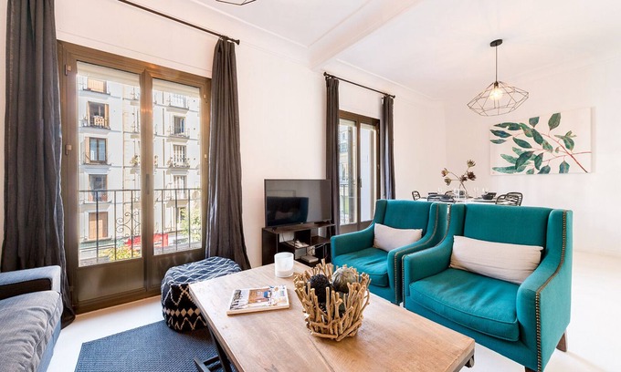 Justicia Apartment | Spacious Apartment near Famous Plaza de Chueca. Chueca