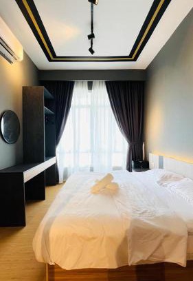 Kuantan Apartment | Spacious Apartment near IIUM Medical Centre, ECR & Teluk Cempedak with Smart TV & Pool