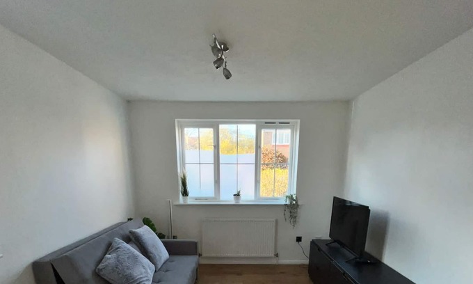 Havering Apartment | Spacious apartment, newly renovated with free parking