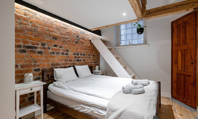 Tampere Apartment | Spacious apartment that hosts up to 10 guests with free parking