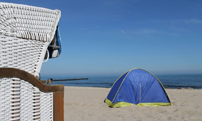 Kroepelin Apartment | Spacious apartment with garden near the sea