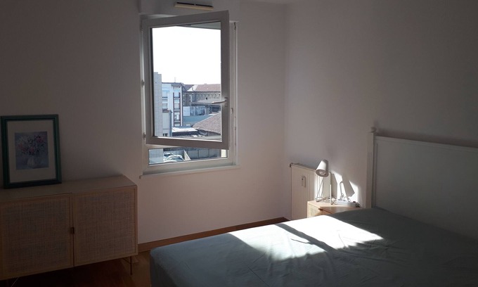 Anatole France Danton Apartment | Spacious apartment with garage and close to the city center!
