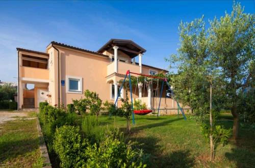 Loborika Apartment | Spacious apartment with parking&garden