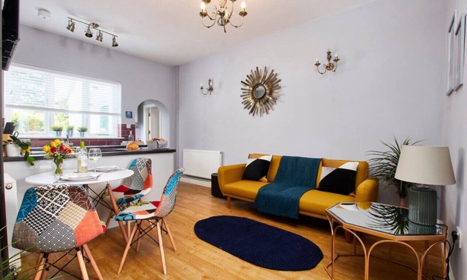 Castle Donington Apartment | Spacious Apt: Fast Wifi, Near Airport, Gym Access