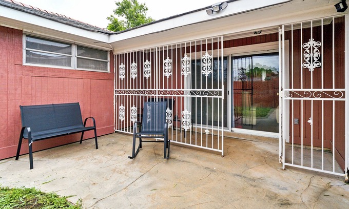 Plum Orchard House | Spacious & Availablen10 Mins Away from the French Quarters!nHome Away From Home!