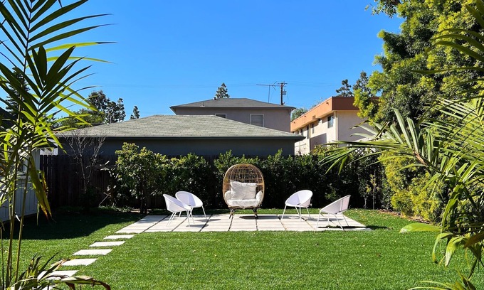 Franklin House | Spacious Beach House, Private Oasis, Family Friendly, AC+W/D, Large Backyard