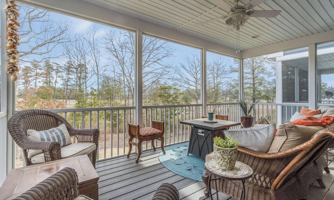 Sawgrass South House | Spacious Beach Townhome w/Pools & Porch – Near Lewes & Boardwalk!