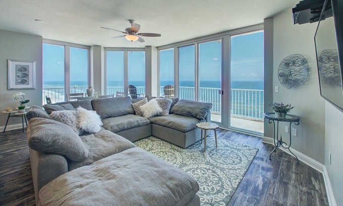 Gulf Shores Condo | Spacious Beachfront Penthouse & Private Wraparound Patio with Breathtaking Views