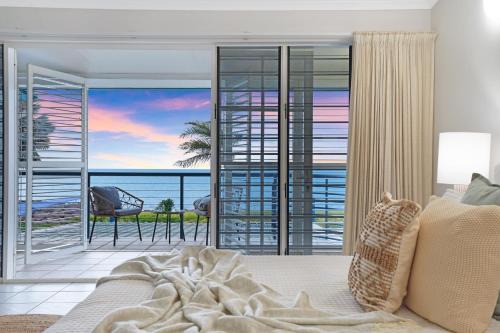 Cullen Bay Apartment | Spacious Beachside Retreat Plunge Pool & Patio