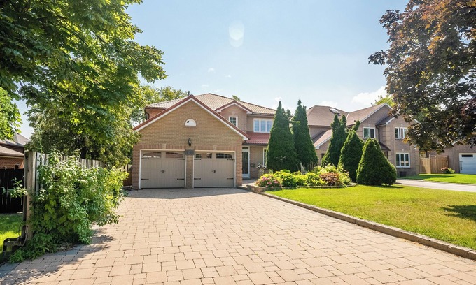 Lakeview House | Spacious Beautiful House in Mississauga, 15 minutes from Toronto PRIME LOCATION!