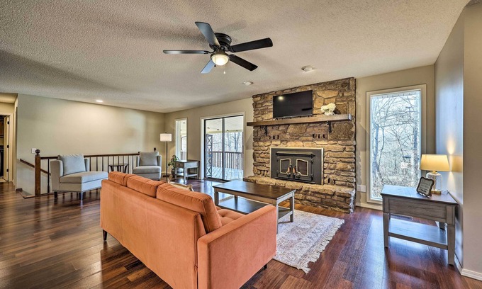 Bella Vista House | Spacious Bella Vista Home ~ 5 Mi to Lake!