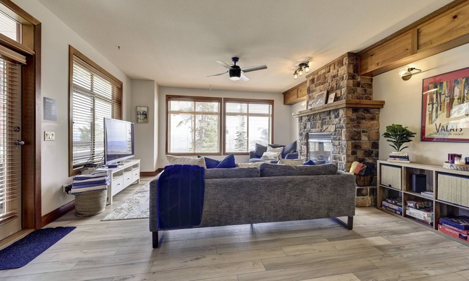 Big White Ski Resort Apartment | Spacious Big White chalet. Enjoy gorgeous views from the private hot tub!